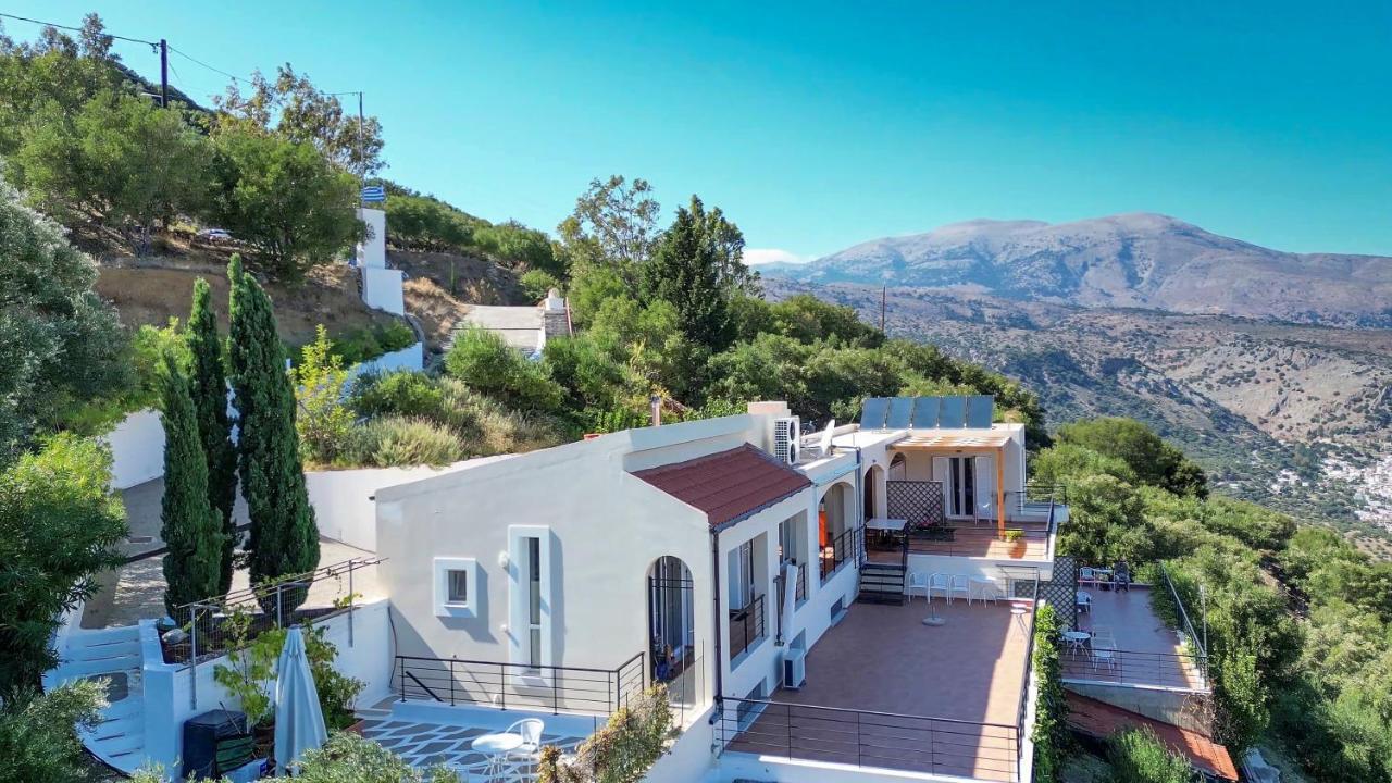 Villa Dio Petres Kroustas ภายนอก รูปภาพ