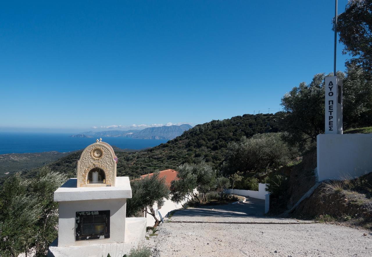 Villa Dio Petres Kroustas ภายนอก รูปภาพ