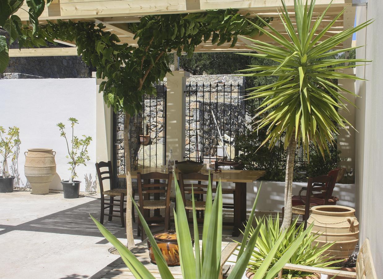 Villa Dio Petres Kroustas ภายนอก รูปภาพ