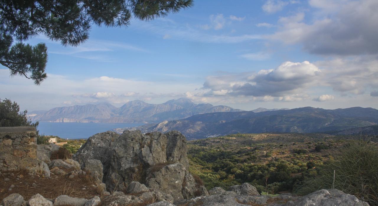 Villa Dio Petres Kroustas ภายนอก รูปภาพ