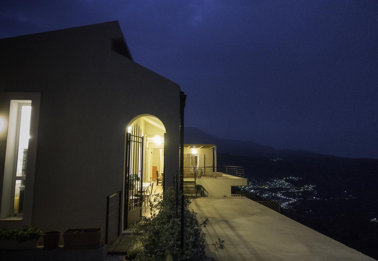 Villa Dio Petres Kroustas ภายนอก รูปภาพ