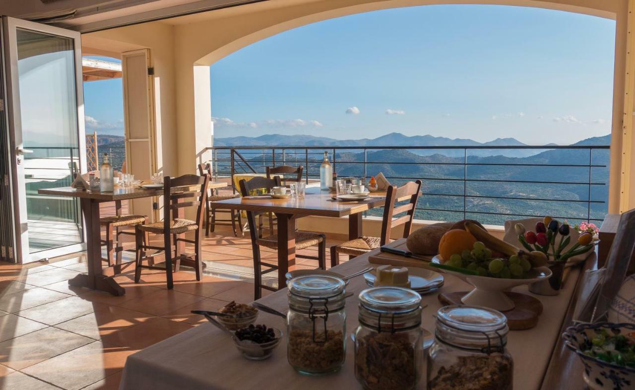 Villa Dio Petres Kroustas ภายนอก รูปภาพ