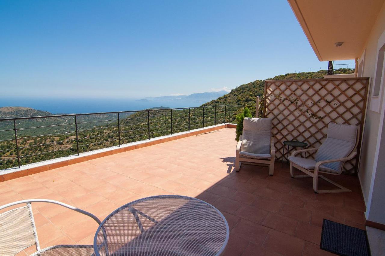Villa Dio Petres Kroustas ภายนอก รูปภาพ