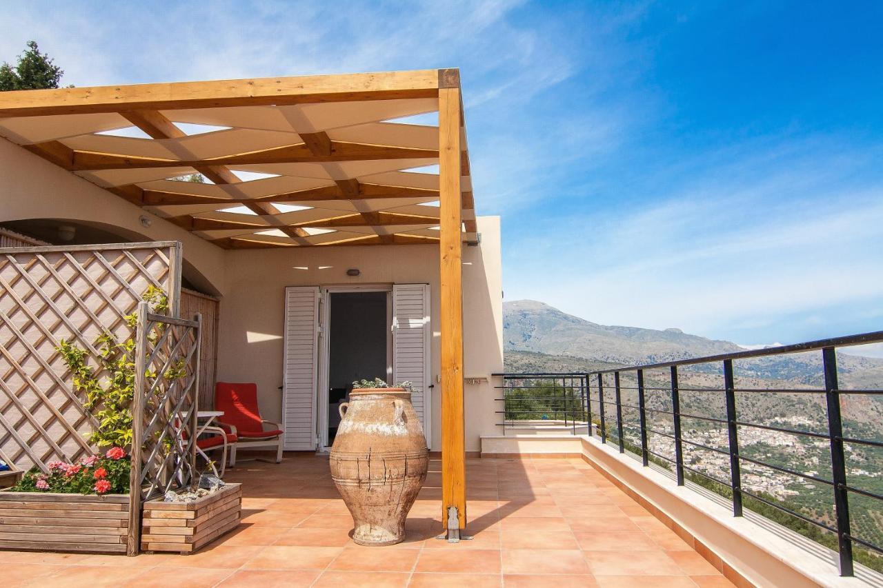 Villa Dio Petres Kroustas ภายนอก รูปภาพ