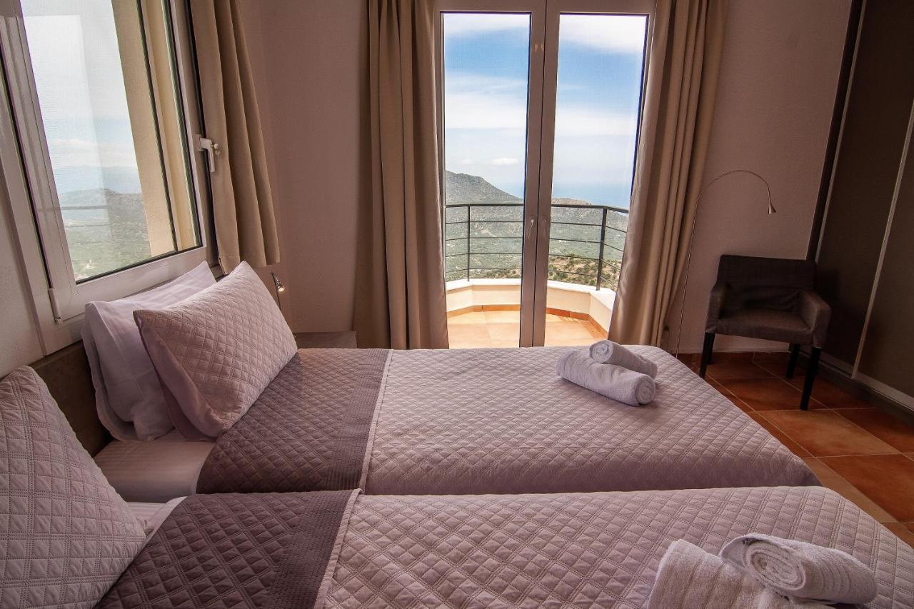 Villa Dio Petres Kroustas ภายนอก รูปภาพ