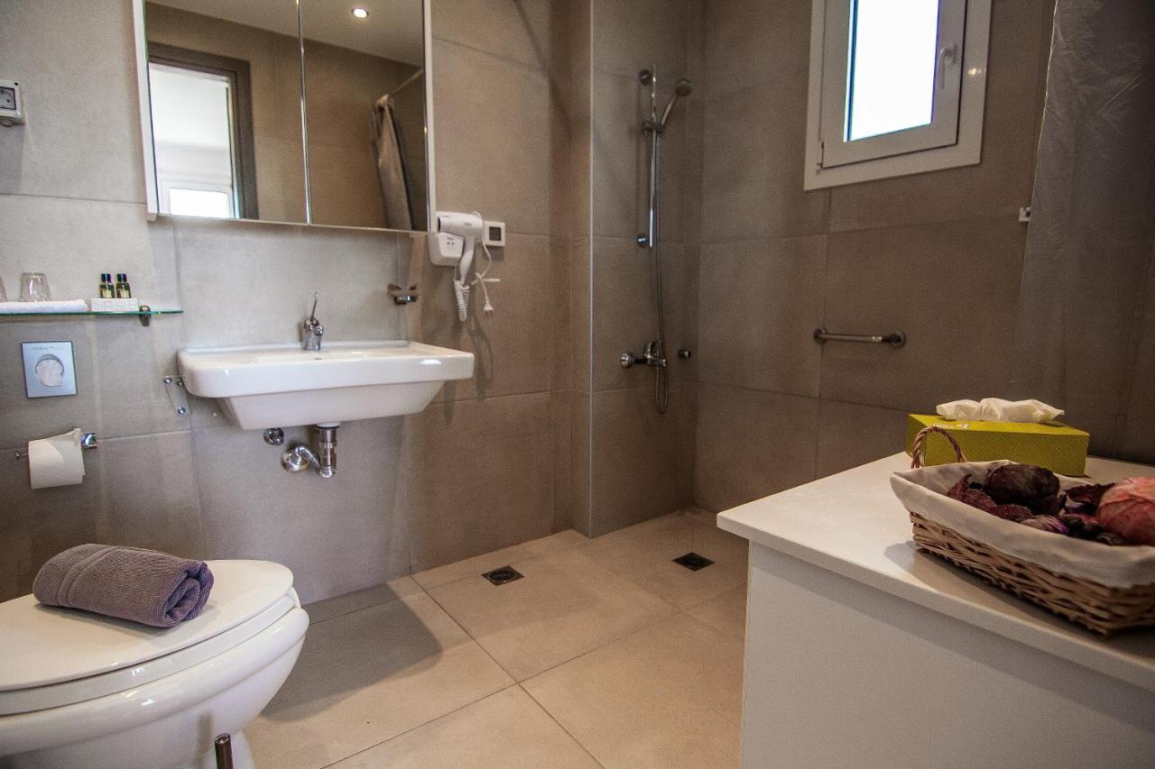 Villa Dio Petres Kroustas ภายนอก รูปภาพ