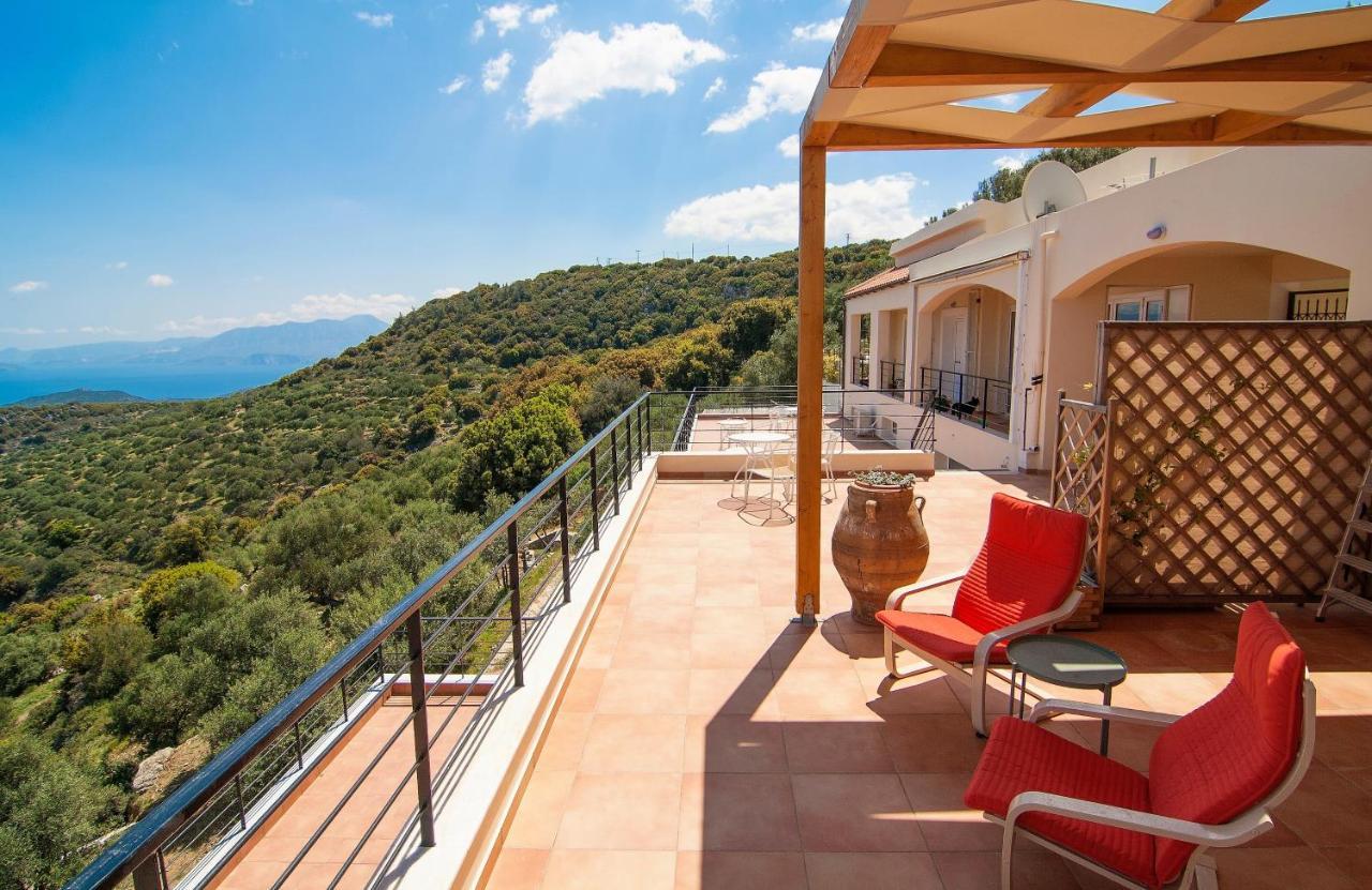 Villa Dio Petres Kroustas ภายนอก รูปภาพ