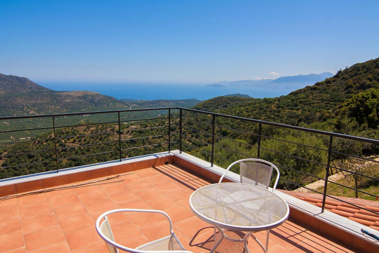 Villa Dio Petres Kroustas ภายนอก รูปภาพ