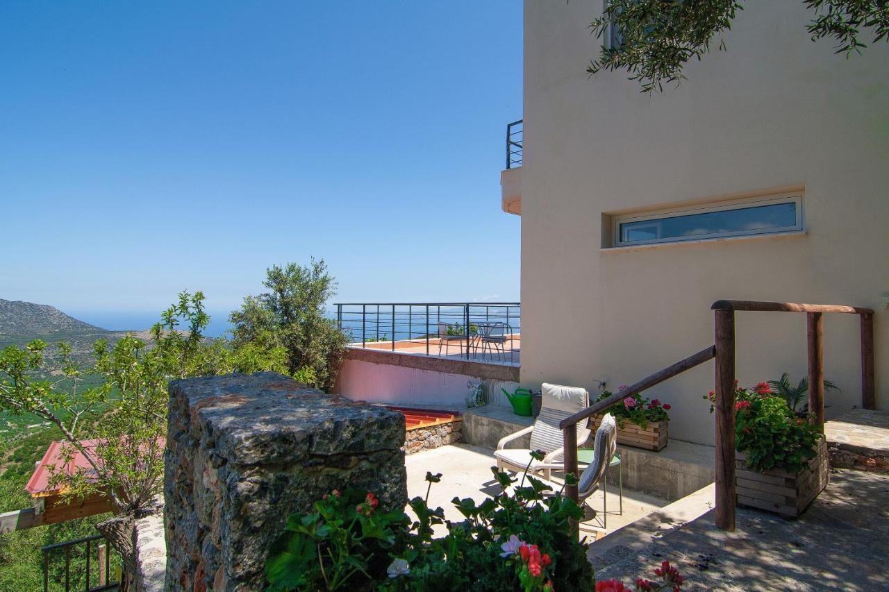 Villa Dio Petres Kroustas ภายนอก รูปภาพ