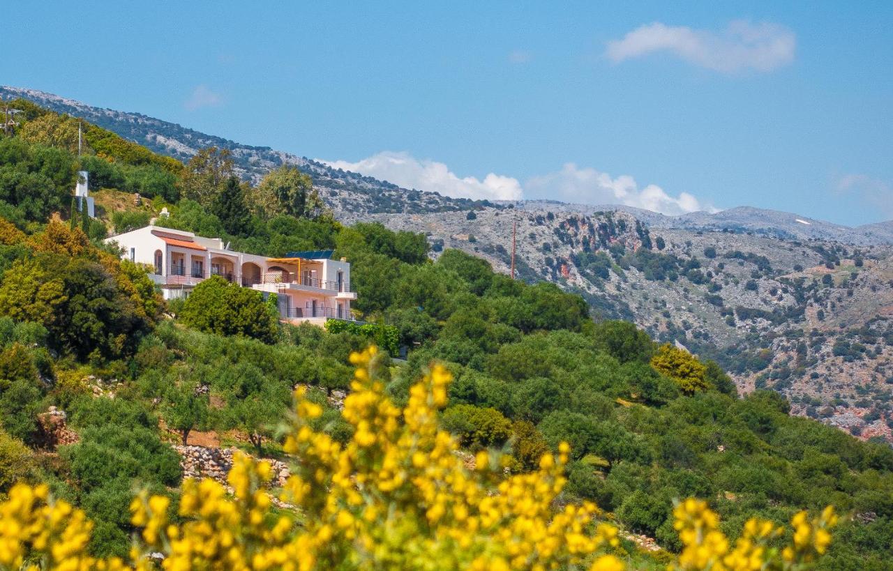 Villa Dio Petres Kroustas ภายนอก รูปภาพ